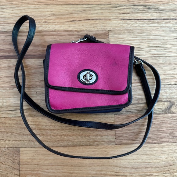 Vintage Coach mini cross body purse - Picture 1 of 3